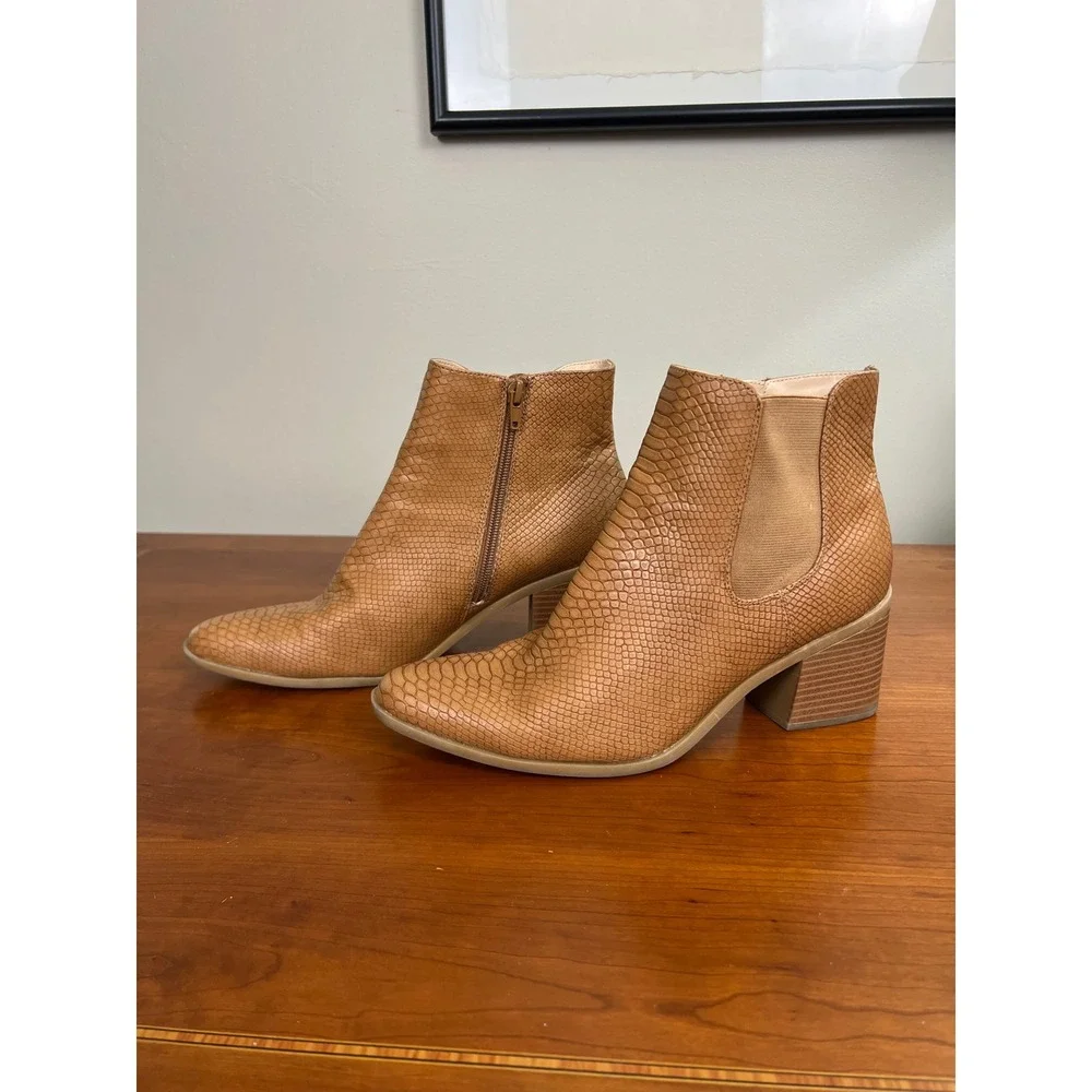 Kiki Tan Faux Snakeskin‎ Ankle Boots Block Heel Pointed Toe Booties Size 9M